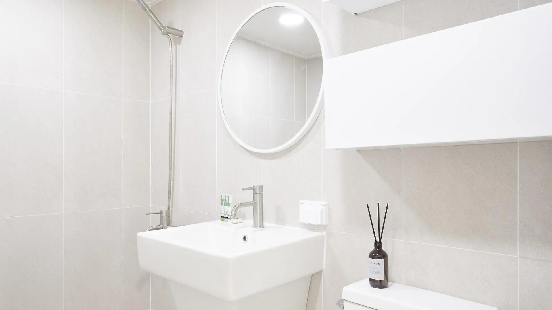 White Linen House Daire Seul Güney Kore